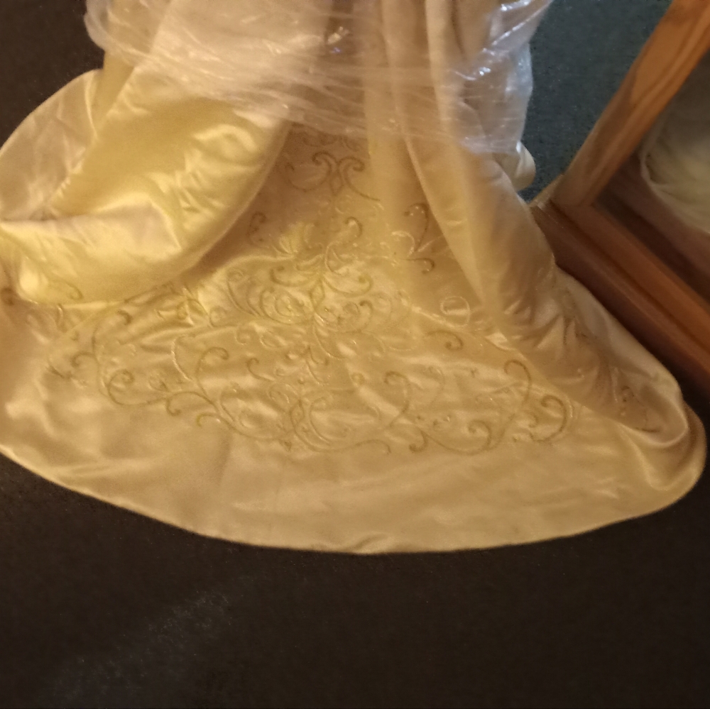 Wedding dress